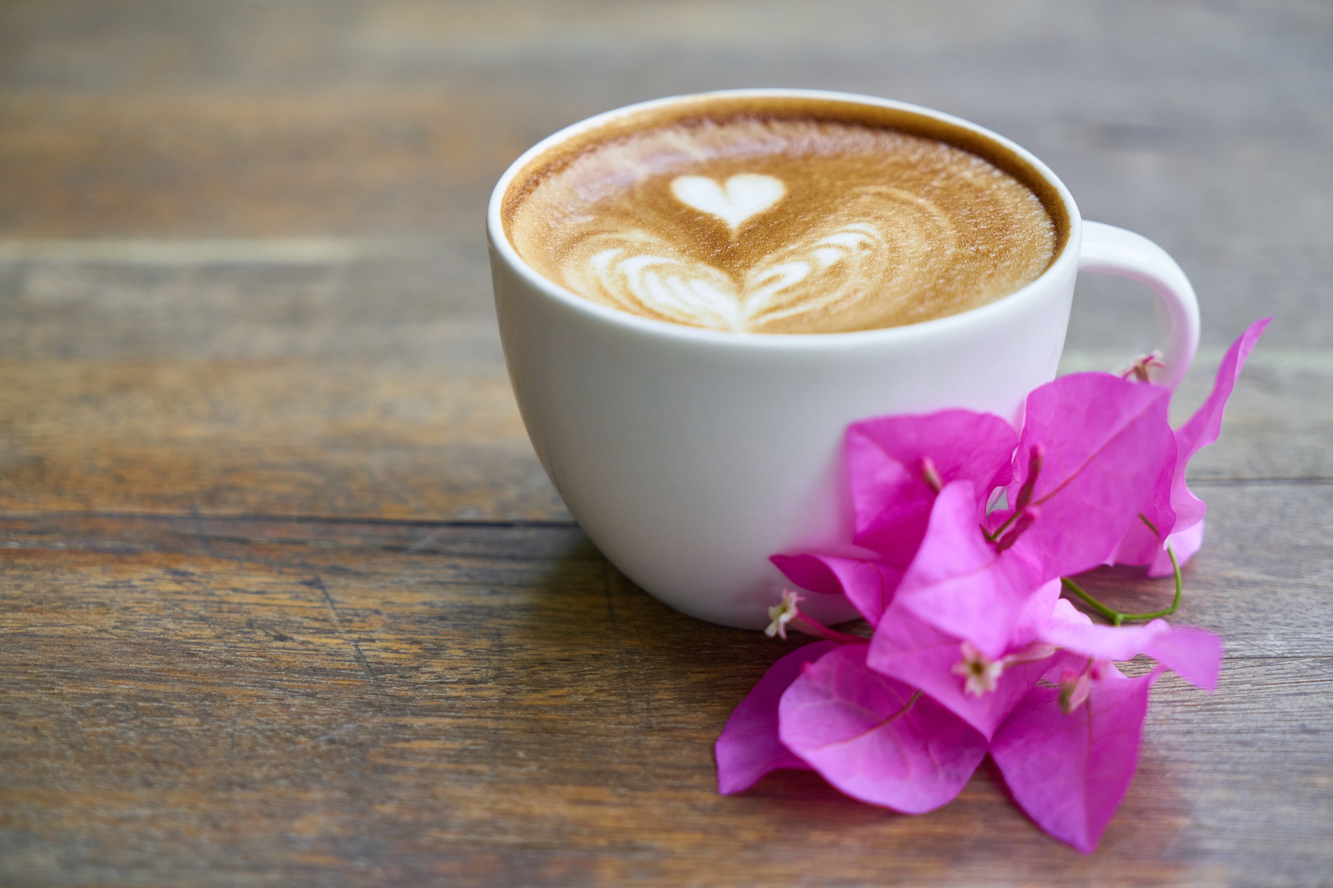 Coffee: heart and pink flower