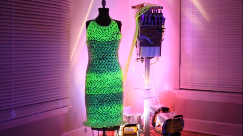 dress-fluid-psychedelic-sculpture-charlie-bucket Fluid Psychedelic Sculpture dress by Charlie Bucket
