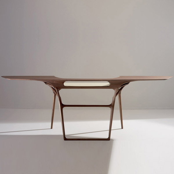 Computer design table Manta Desk by Noé Duchaufour Lawrance.