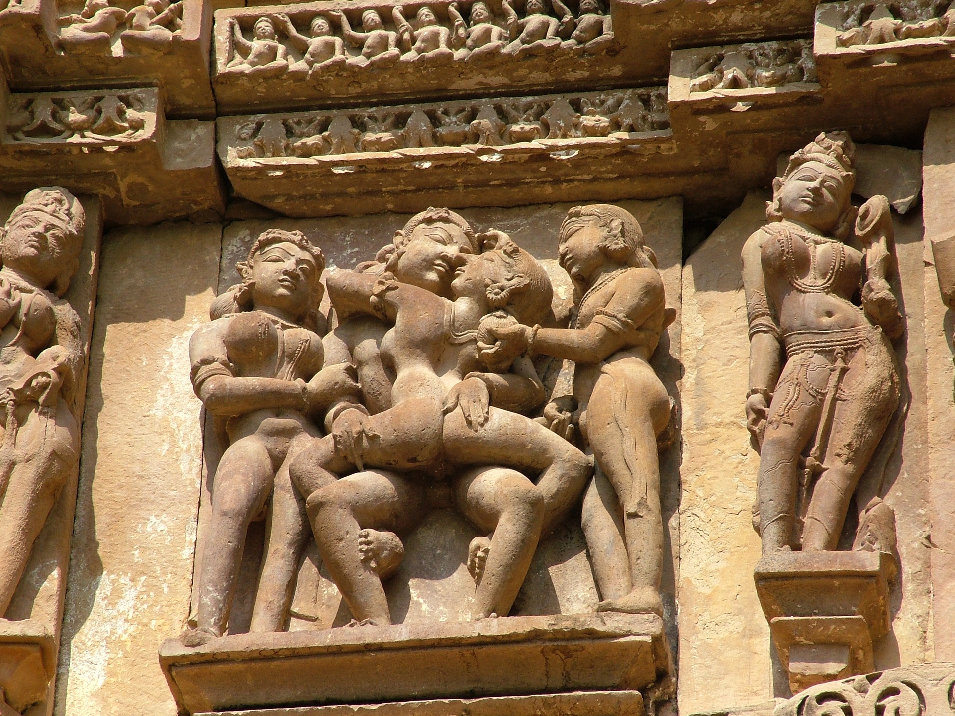 Khajuraho: Sex temple in India, orgy, stone, sculpture, tantra, kama sutra