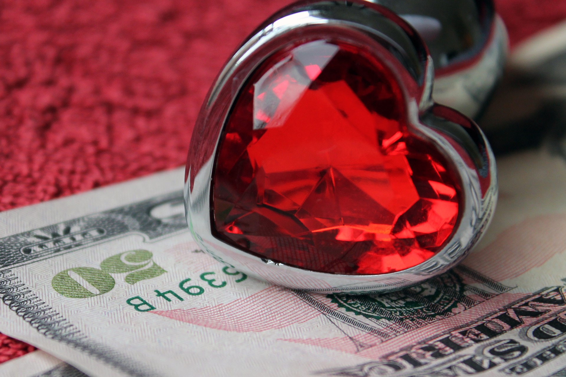 Love heart with money bill