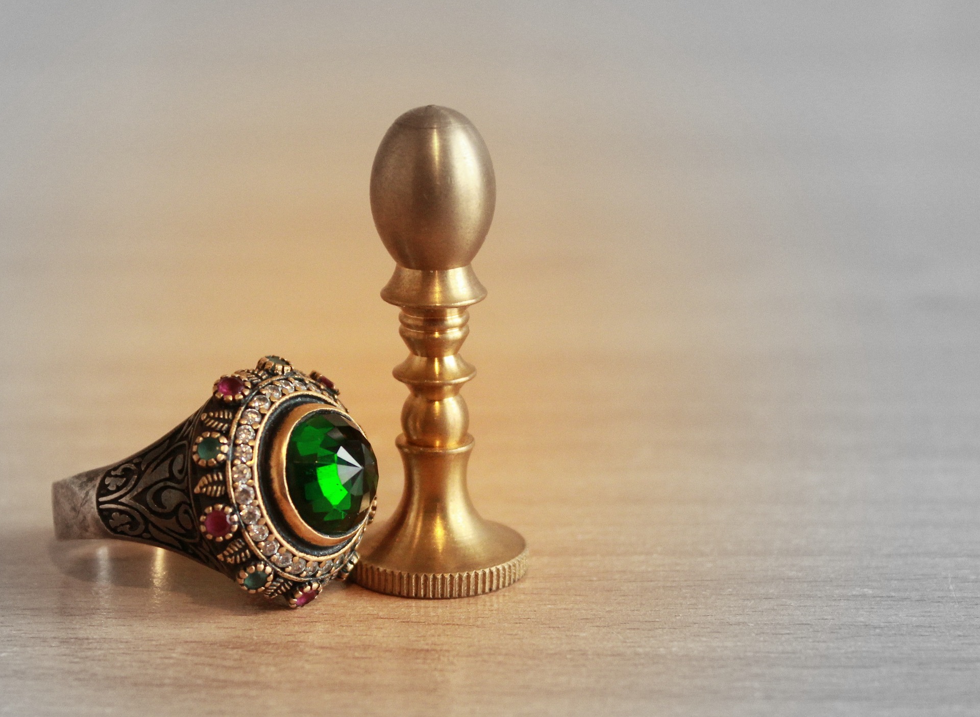 Ring of power with green gem and stamp