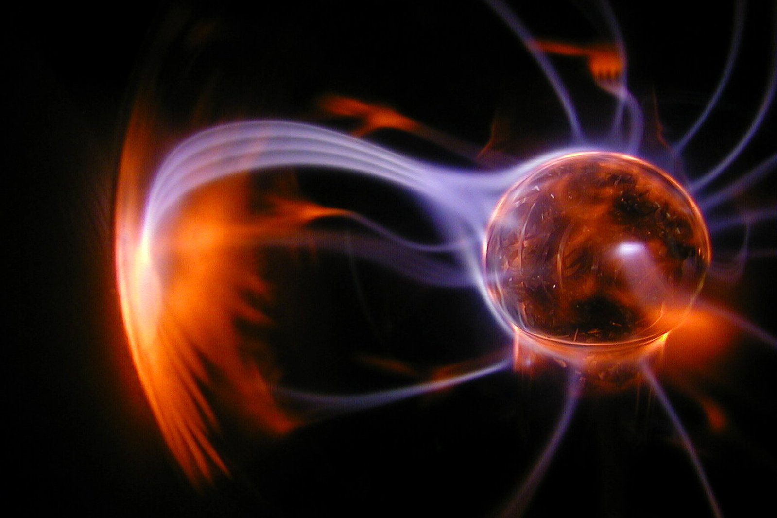 Space: Singularity and black hole Space: Singularity and black hole