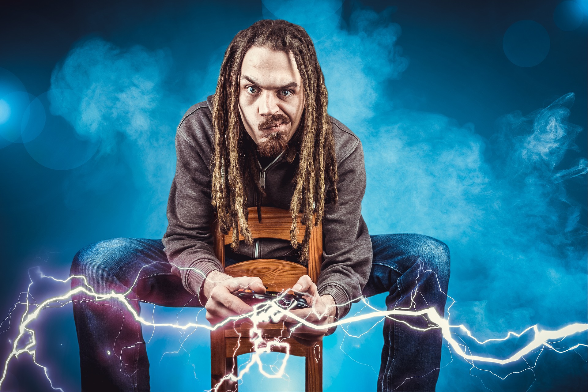 video-gamer-man-electric Video gamer, electric discharge